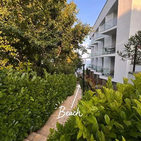 Apartment The Golden Compass , Pool And Sea Nearby *